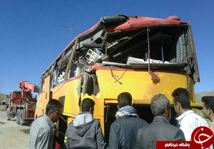 2 نفر از حادثه دیدگان برخورد اتوبوس به کوه تحت مراقبت های ویژه