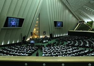 دبير شيفت شب///خالقي// دولت مكلف به استخدام فرزندان شهدا و جانبازان 70 درصد و بالاتر شد
