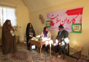 ویزیت رایگان 50 روستایی در کاروان سلامت هلال احمر مهریز