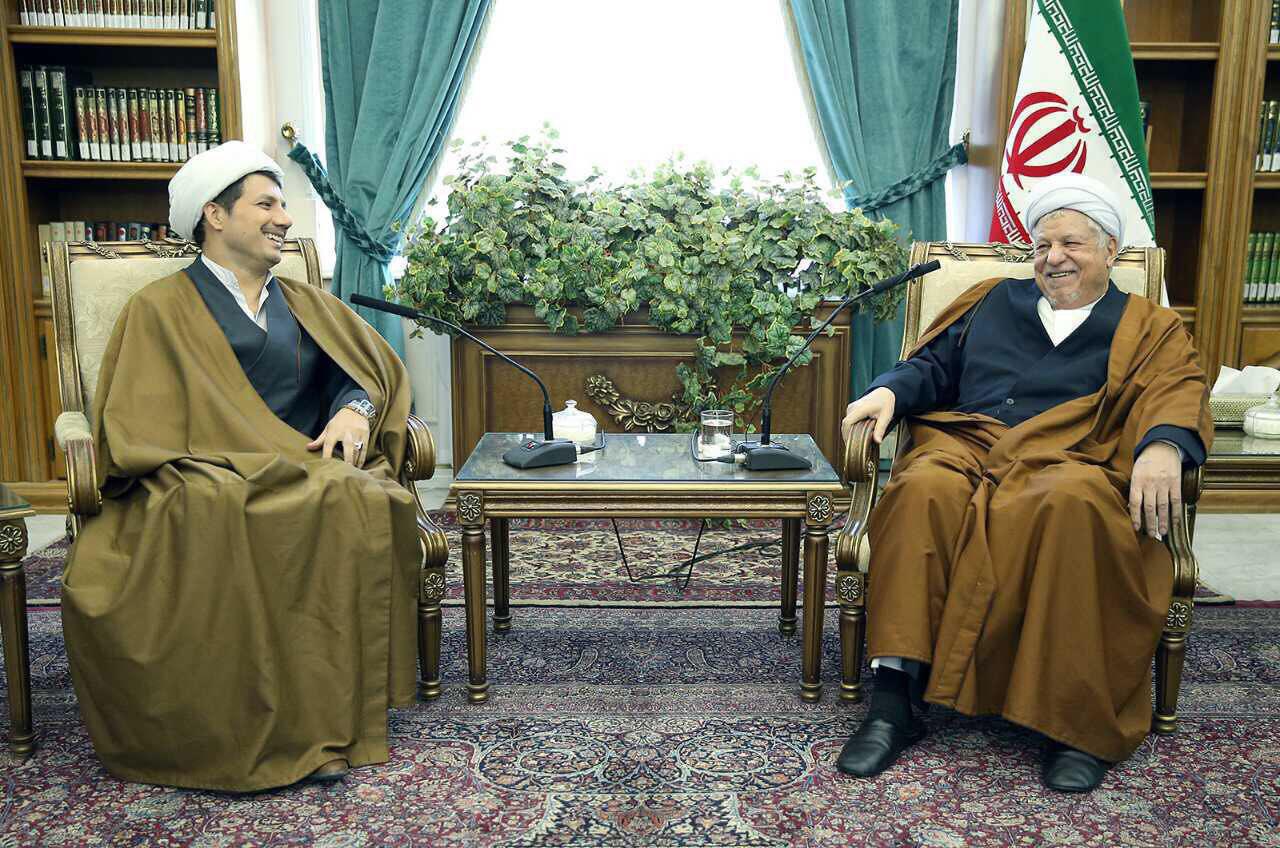 بازیگر معمای شاه در دیدار با مرحوم هاشمی رفسنجانی + عکس