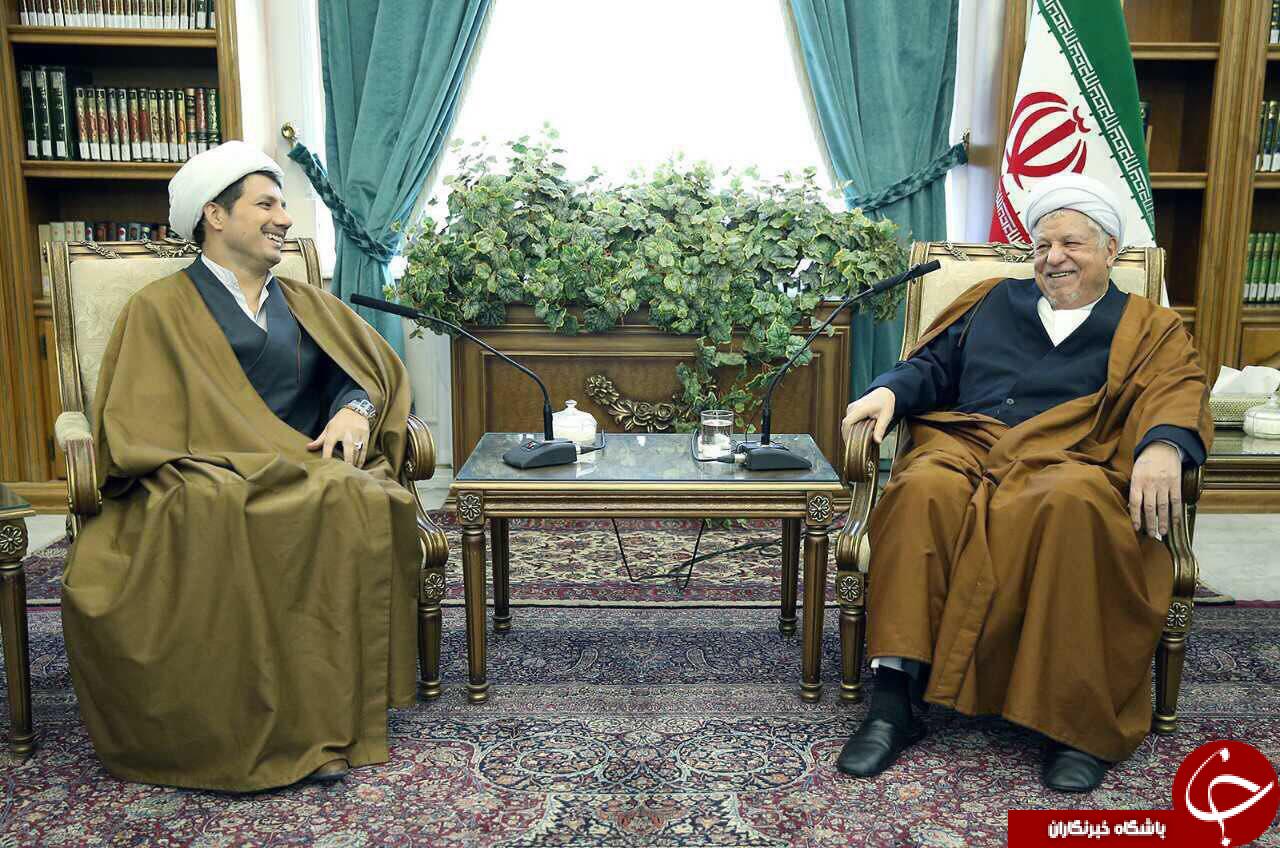 یادگاری آیت الله هاشمی رفسنجانی با بدل خود +عکس