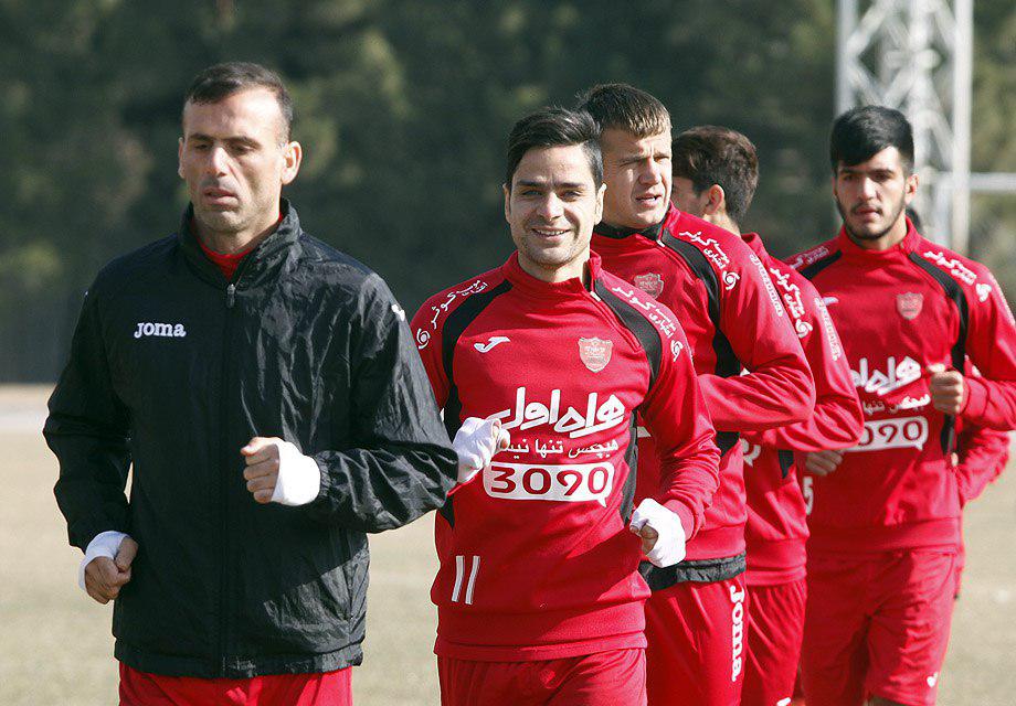 تمرین 2 ساعته پرسپولیس قبل از پرواز به اهواز
