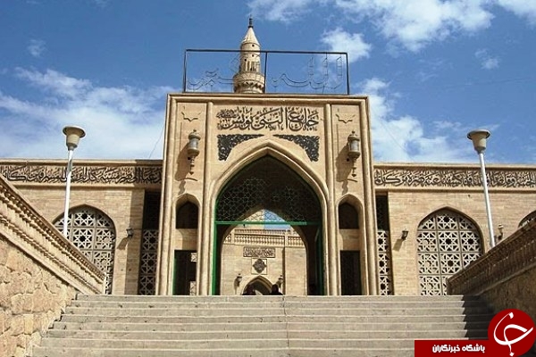 برگزاری نماز جماعت در مسجد 