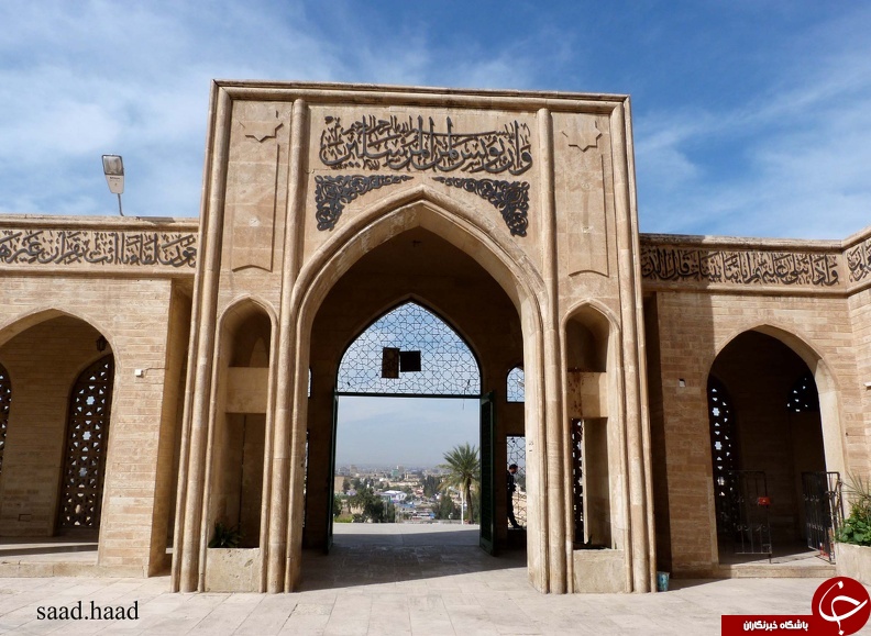 برگزاری نماز جماعت در مسجد 