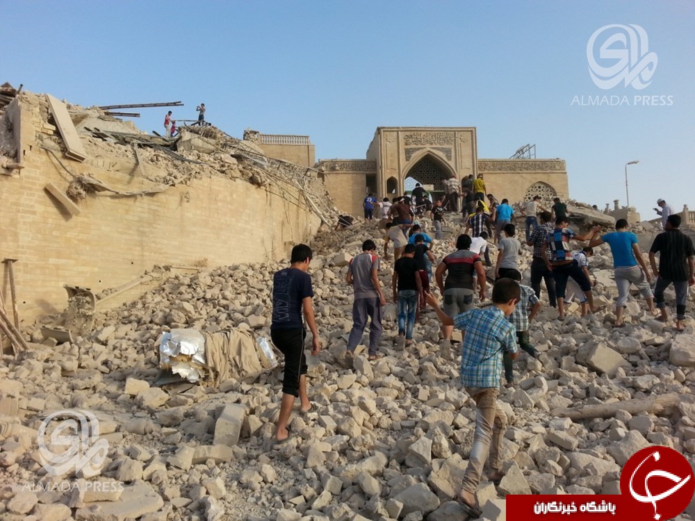 برگزاری نماز جماعت در مسجد 