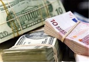 راه‌اندازی بورس ارز مشکلات بازار مالی را به حداقل می رساند/خرید و فروش ارز در گوشه و کنار خیابان معنی ندارد