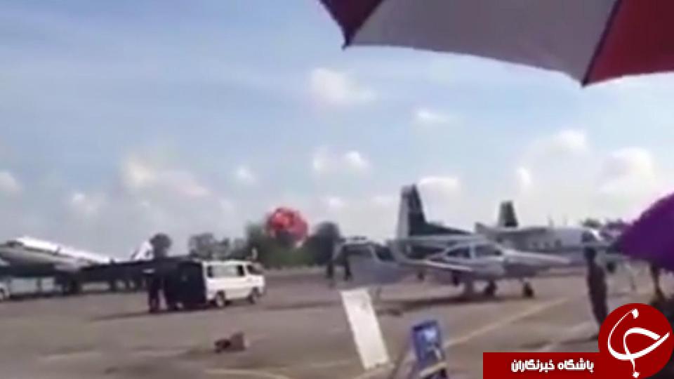 لحظه دلهره آور سقوط هواپیمای نظامی  در تایلند+ تصاویر