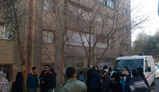 پارکینگ مجتمع مسکونی در شهرک خاوران طعمه حریق شد/ نجات 22 نفر از میان دود و حرارت