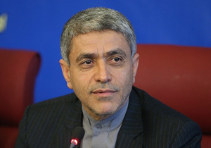وزیر اقتصاد وارد اصفهان شد
