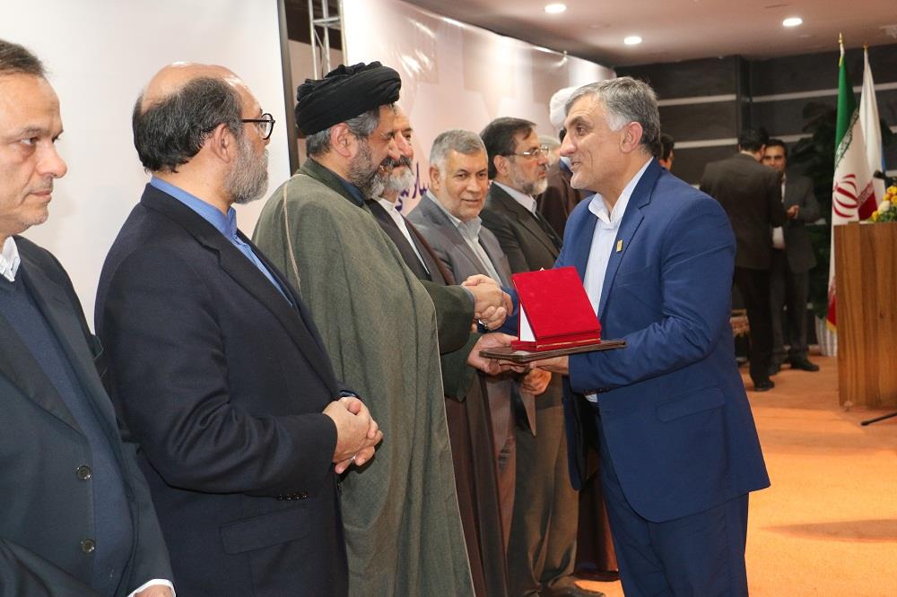 تجلیل از 15 برگزیده در جایزه باستانی پاریزی