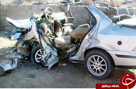 عکس/ نجات معجزه وار در سمند مچاله شده