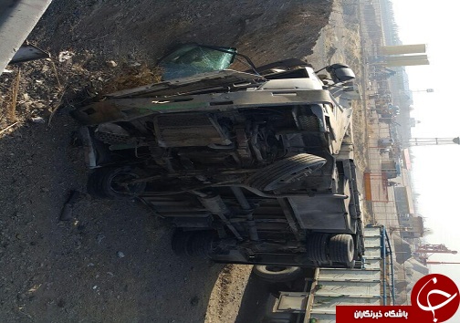 واژگونی یک دستگاه کامیون