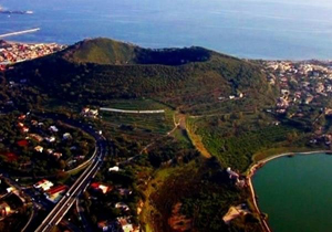 ابر آتشفشان ایتالیا در حال فعال شدن است