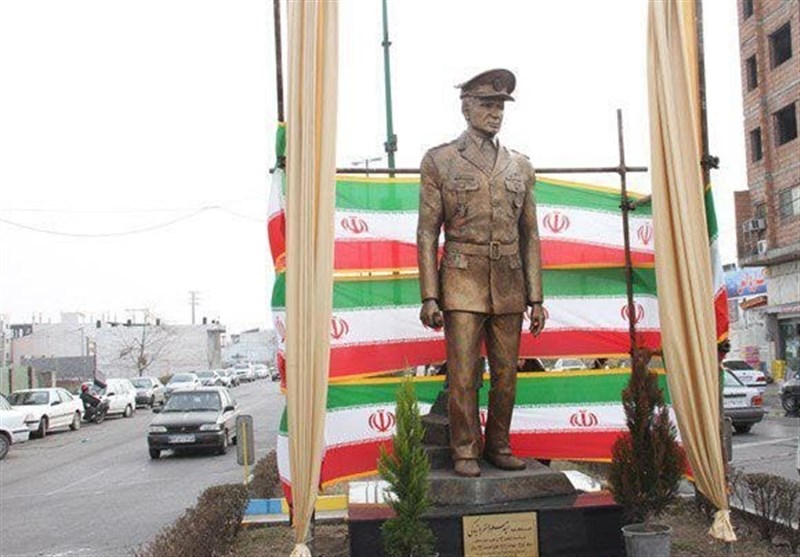 رونمایی از تندیس سرلشکر شهید منفردنیاکی+ تصویر