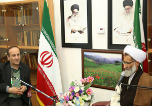 ترویج فرهنگ ایثار و شهادت از برنامه های اولویت دار باشد