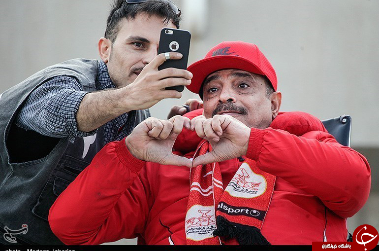عکس/ سلفی با جانباز پرسپولیسی