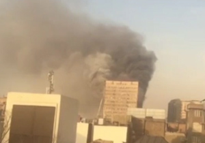 انتقال مصدومان حادثه ساختمان پلاسکو به بیمارستان + فیلم
