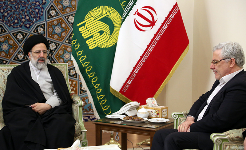 تسهیل زیارت مستضعفان اولویت فعالیت های اقتصادی آستان قدس رضوی