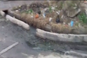 وضعیت نامناسب فاضلاب مسکن مهر گنبدکاووس + فیلم