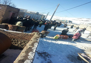 فصل سرما و صف‌ طولانی نفت در روستای مازافا + فیلم و تصاویر