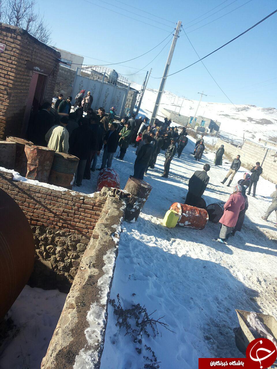 صف&zwnj;های طولانی نفت روستای مازافا + فیلم و تصاویر