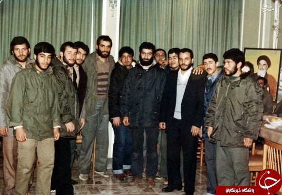 عکس/ عروسی یک شهید با حضور محسن وزوایی