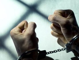 دستگیری سارق حین سرقت از ساعت فروشی