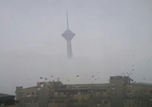 تهران در مه غلیظ فرو رفت / رطوبت هوا به 93 درصد رسید +تصاویر