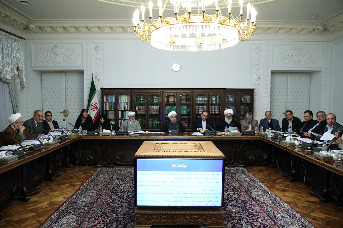 حجت الاسلام قمی، مجددا به عنوان نماینده شورای عالی انقلاب فرهنگی در هیات نظارت بر مطبوعات انتخاب شد/تصویب بخش هایی از سند معماری