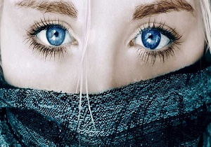 عمل جراحی خطرناک برای آبی‌شدن رنگ چشم‌ها