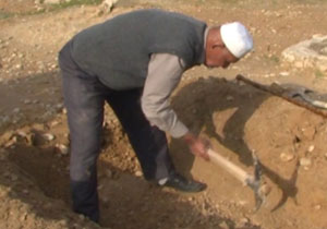 از آماده کردن خانه آخرت تا تخلیه فاضلاب در شاهرگ حیاتی تبریز+ فیلم