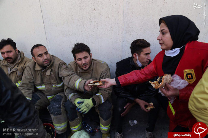 خدمات&zwnj;رسانی زنان آتش نشان در حادثه پلاسکو+ تصاویر