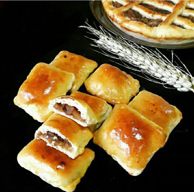 دستور تهیه نان های مغزدار با سیب و دارچین