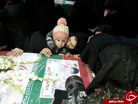 وداع دختر آتش نشان شهید فاجعه پلاسکو با پدر