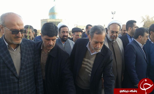 ادای احترام به مقام شهدا در اولین روز از فجر انقلاب