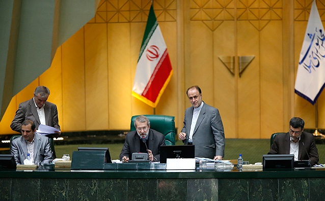 «زنگ انقلاب» در صحن علنی مجلس به صدا درآمد/ آغاز سی و نهمین بهار انقلاب