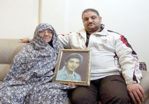 کسی اشک این مادر شهید را ندیده است
