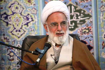 ایثار، شهادت و مقابله با استکبار از برکات انقلاب اسلامی است