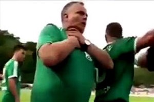 تمارض خنده دار و بی فایده مربی آماتور فوتبال + فیلم