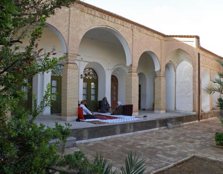 خانه اسلامیت ترکیب گچ بریها وپنج دری ها