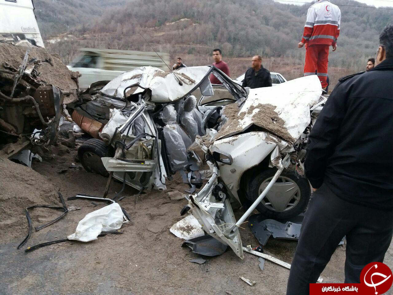 تصادف شدید پراید با نیسان در محور شیرگاه + تصاویر