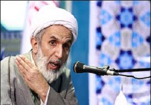 برخی می‌گویند در برابر آمریکا نباید مقاومت کرد