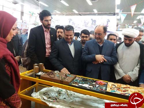 گشایش نمایشگاه دستاوردهای ادارات شهرستان سرخس+تصاویر