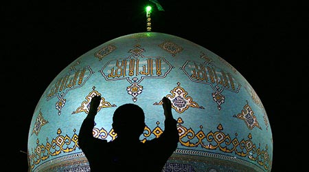جانِ ما در گرو جانِ كسي هست كه نيست