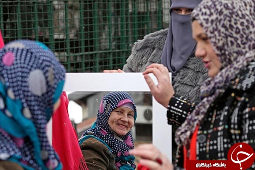 کلاه بادکنکی بر سر پرنس چالز تا تمسخر نایجل فراژ در پارلمان اروپا//////////