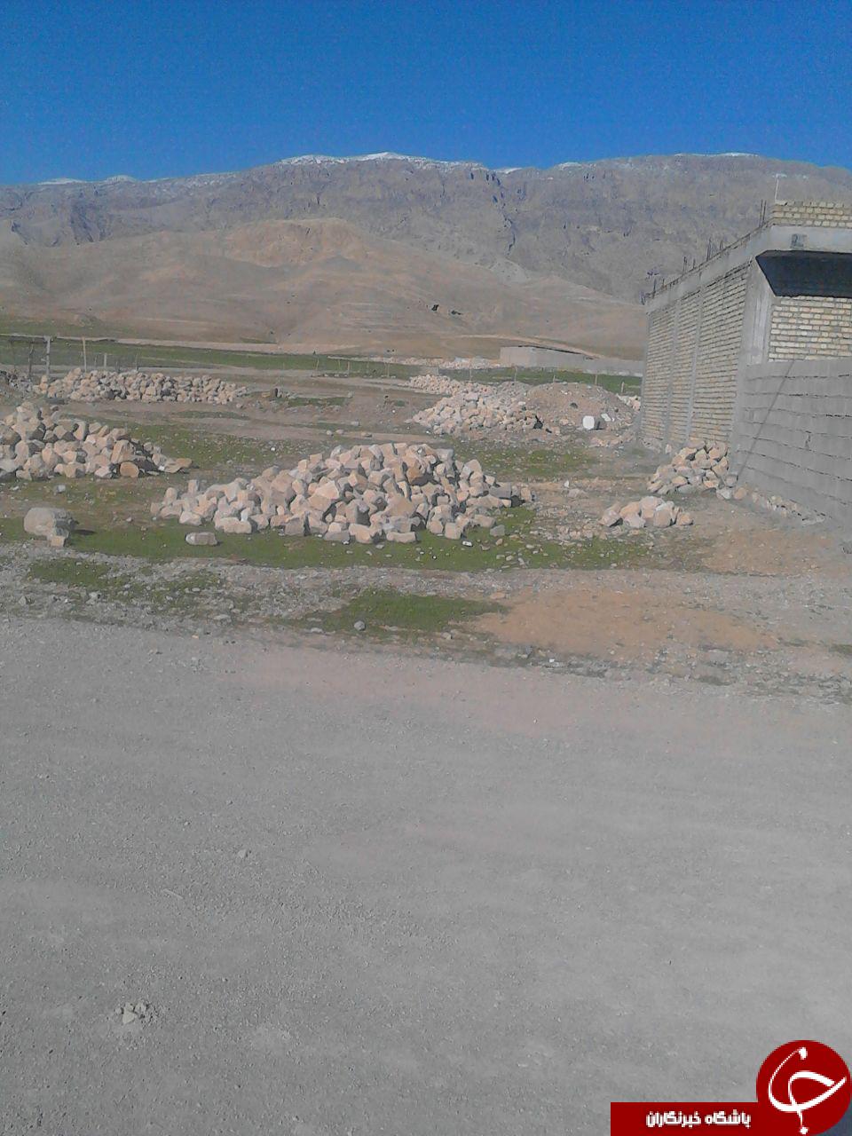 نبود امکانات اولیه شهری در روستای هفت چشمه + تصاویر