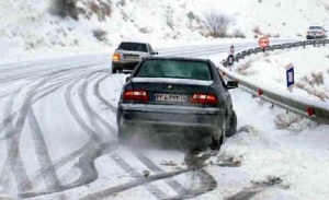به همراه داشتن زنجیر چرخ در محورهای کوهستانی استان الزامیست
