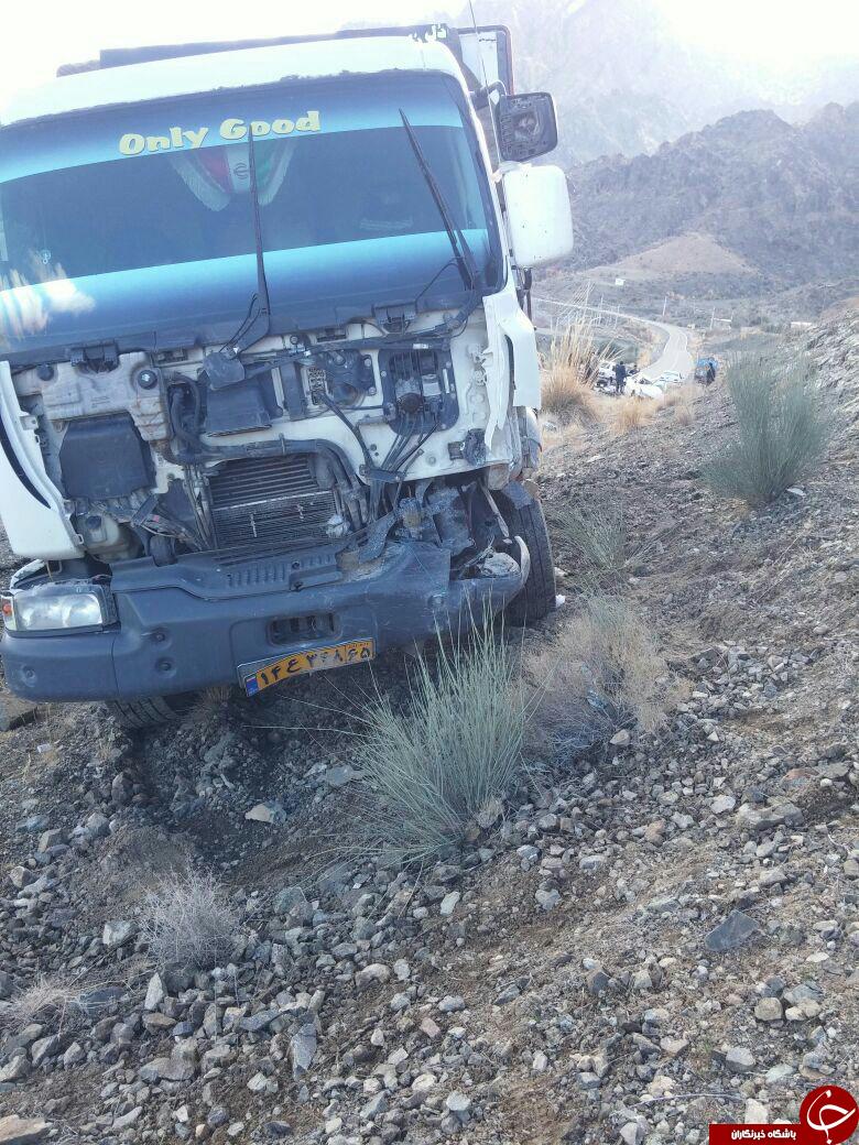 تصادف خونین کامیون با پژو 405 + تصاویر