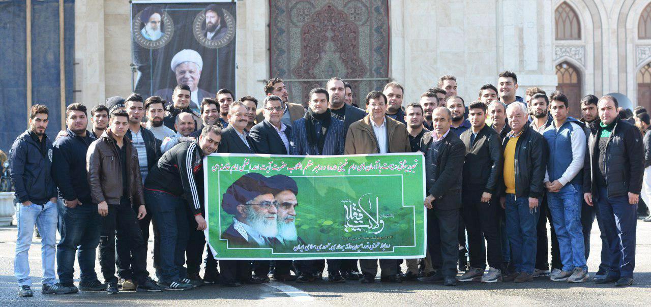 نام آوران وزنه برداری با آرمان&zwnj;های امام خمینی(ره) تجدید میثاق کردند