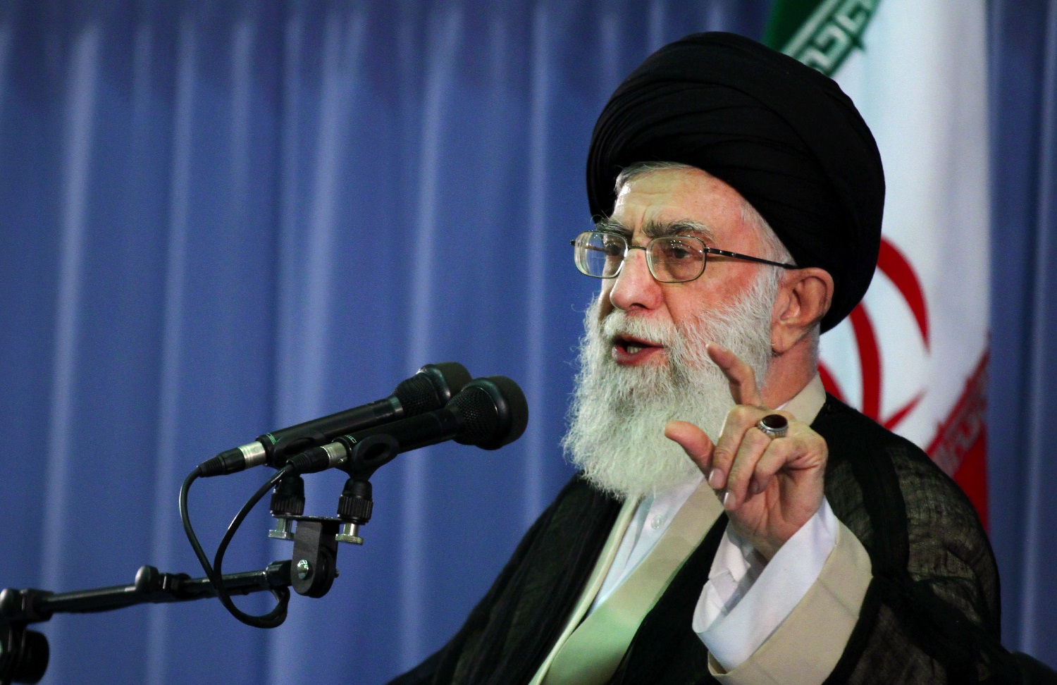عبرت&zwnj;های انقلاب اسلامی از نگاه مقام معظم رهبری چیست؟
